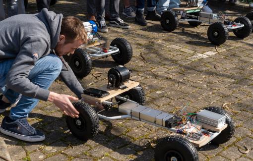 Design and Build of a Smartphone-Driven Kart